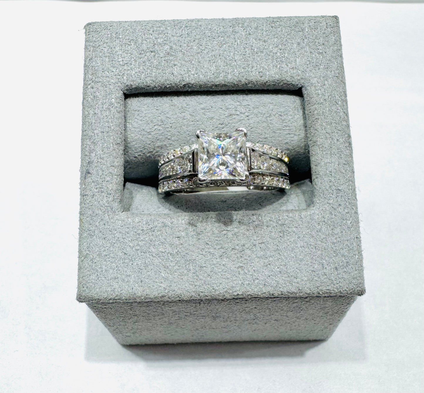 SILVER MOISSANITE RING 2.30CT, SIZE: 6