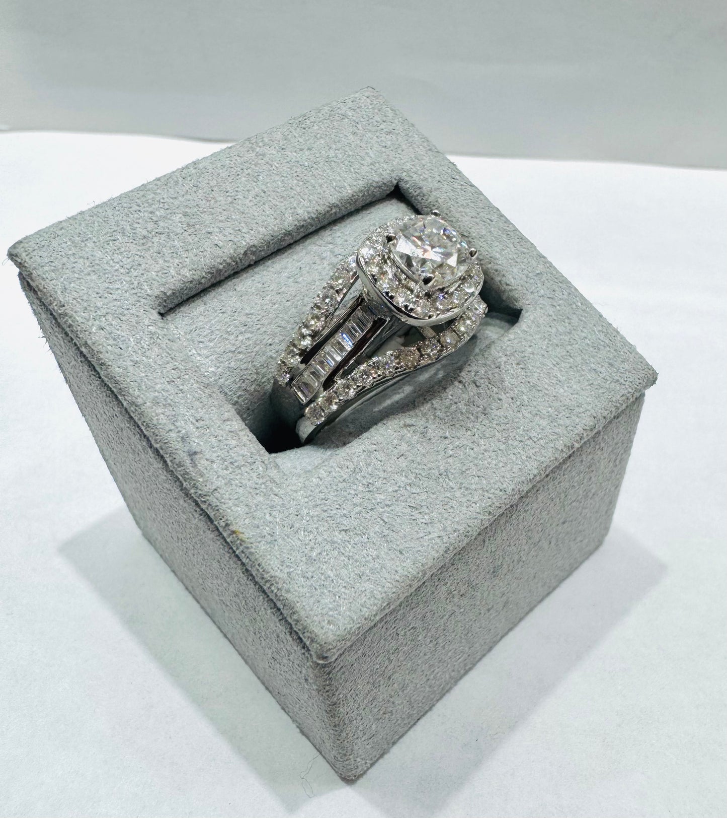SILVER MOISSANITE RING 2.50CT, SIZE: 7