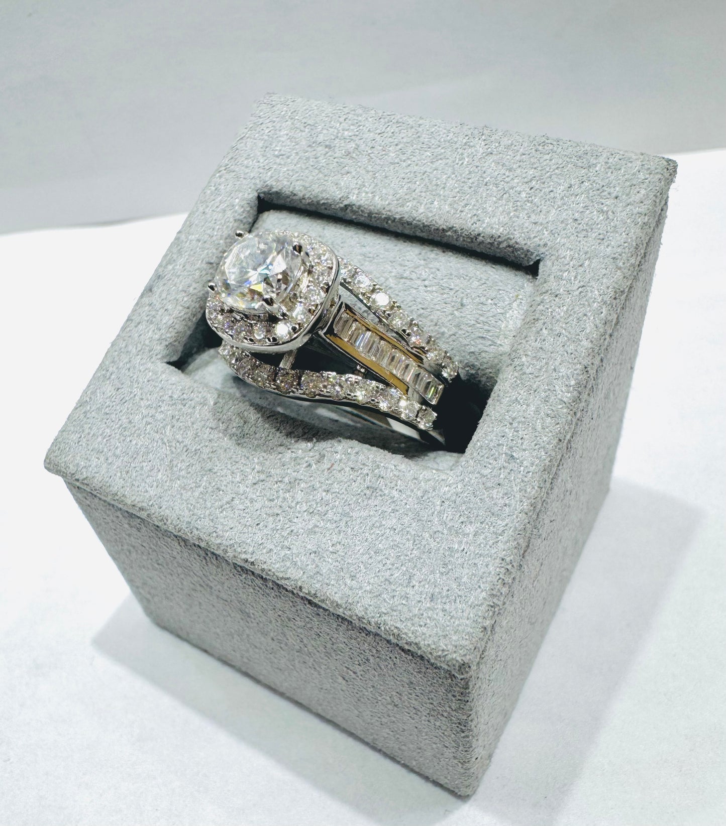 SILVER MOISSANITE RING 2.50CT, SIZE: 7