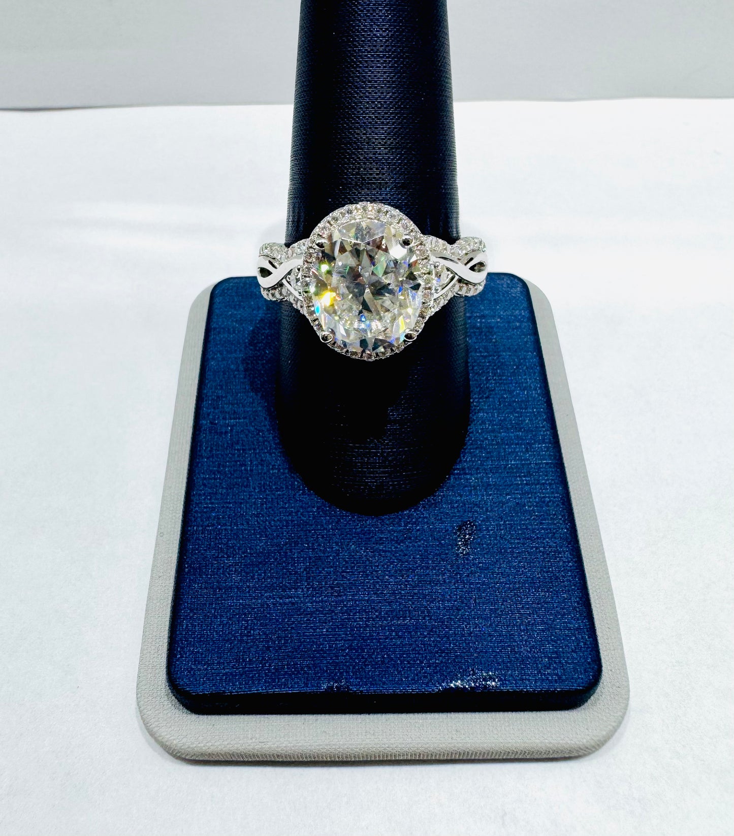 SILVER MOISSANITE RING 5.60CT, SIZE: 8