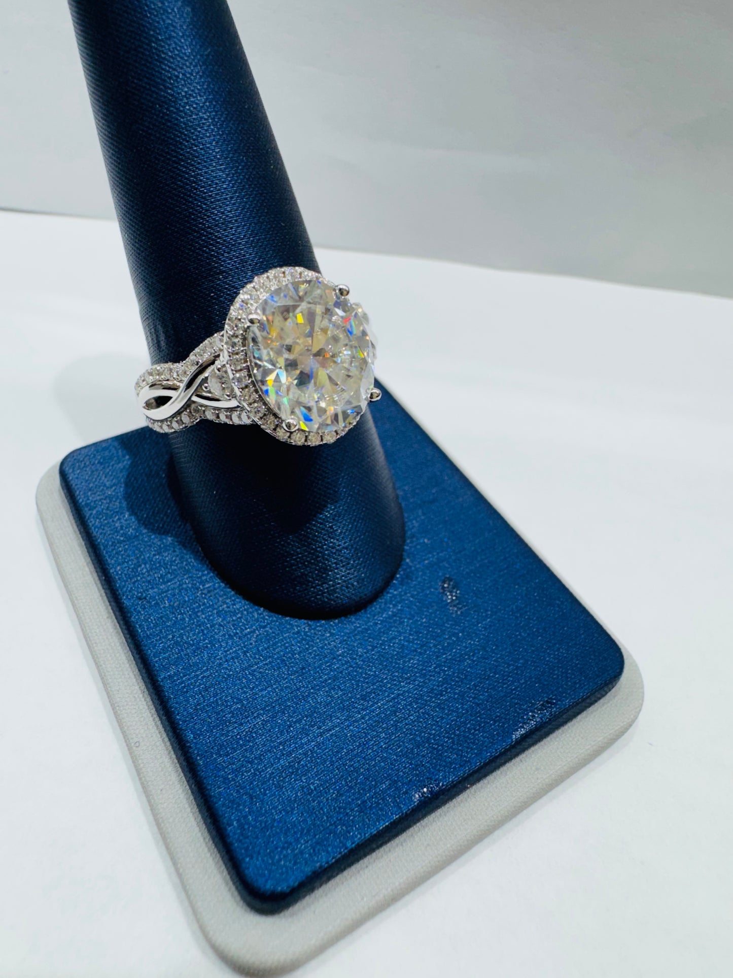 SILVER MOISSANITE RING 5.60CT, SIZE: 8