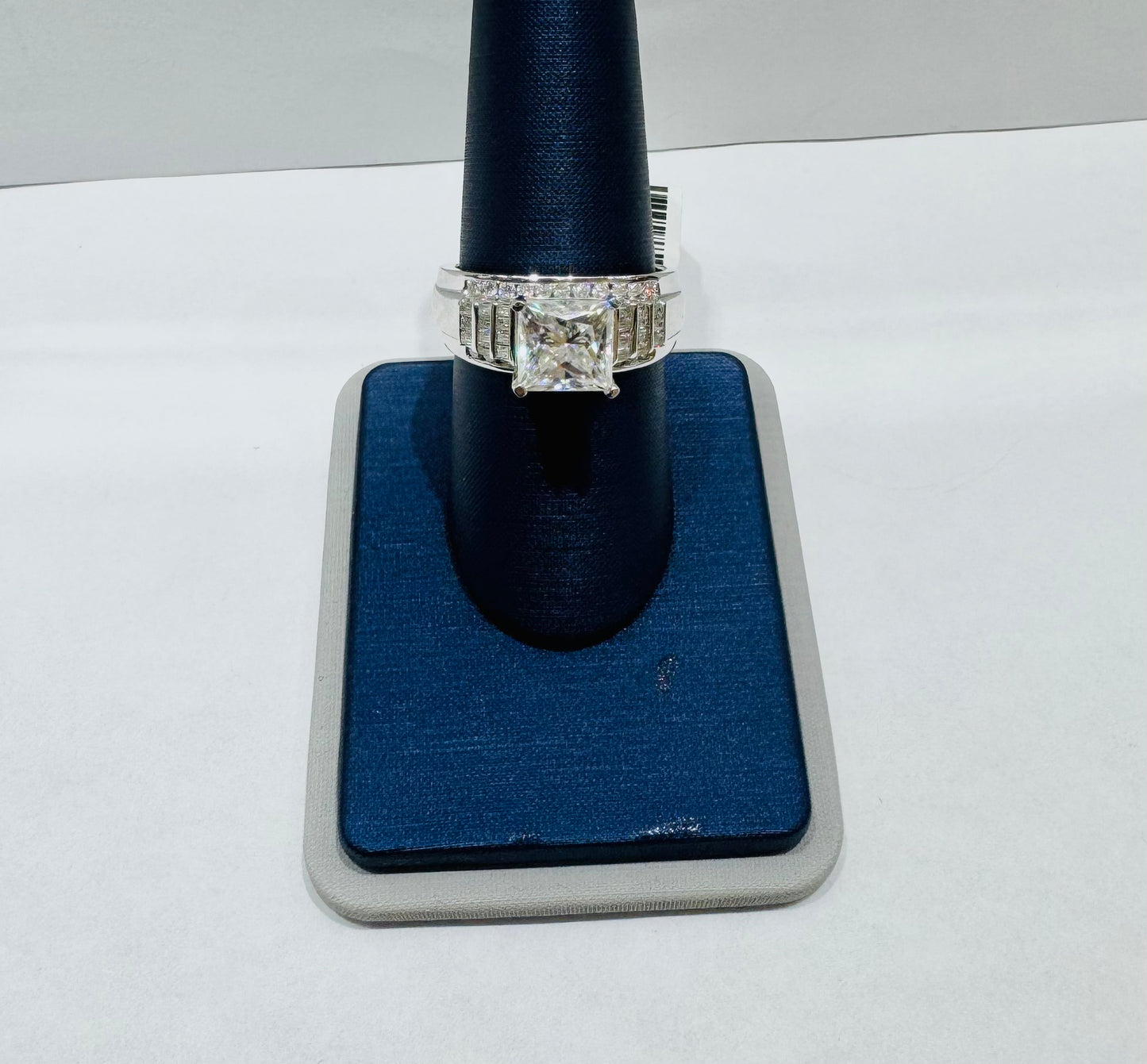SILVER MOISSANITE RING 2.70CT ,SIZE: 7