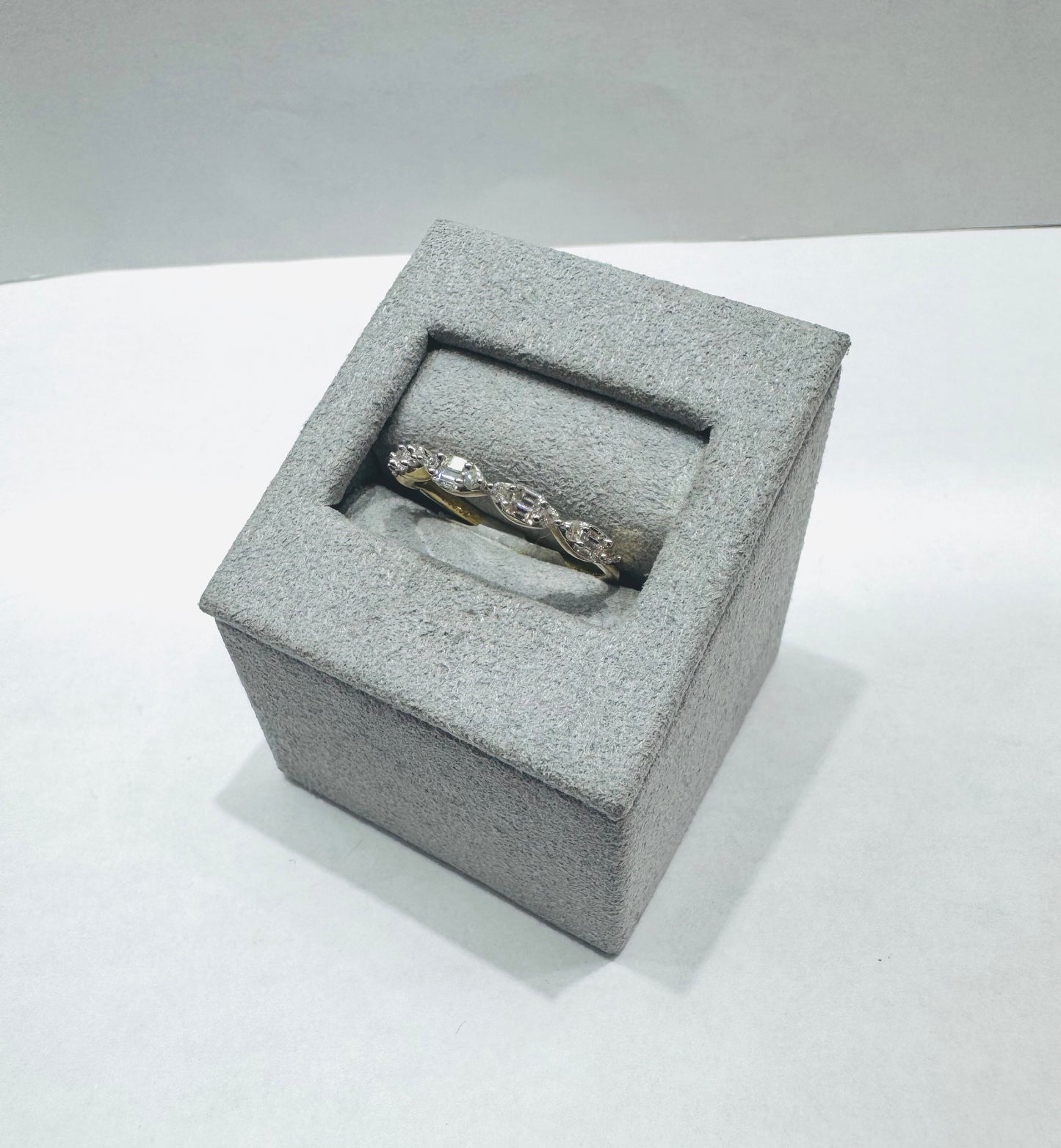 10K GOLD NATURAL DIAMOND WEDDING BAND 0.32CT, SIZE: 7