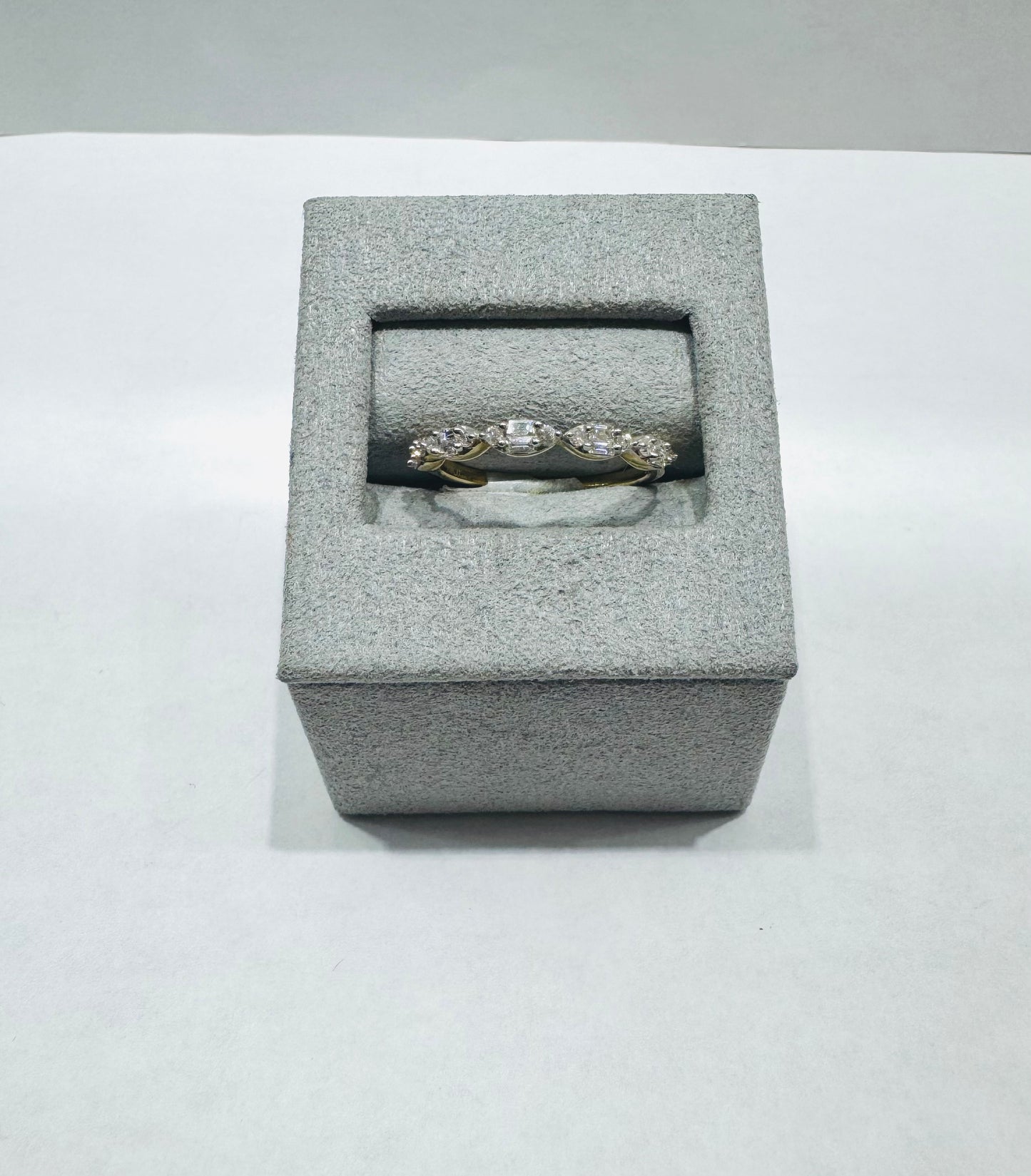 10K GOLD NATURAL DIAMOND WEDDING BAND 0.32CT, SIZE: 7