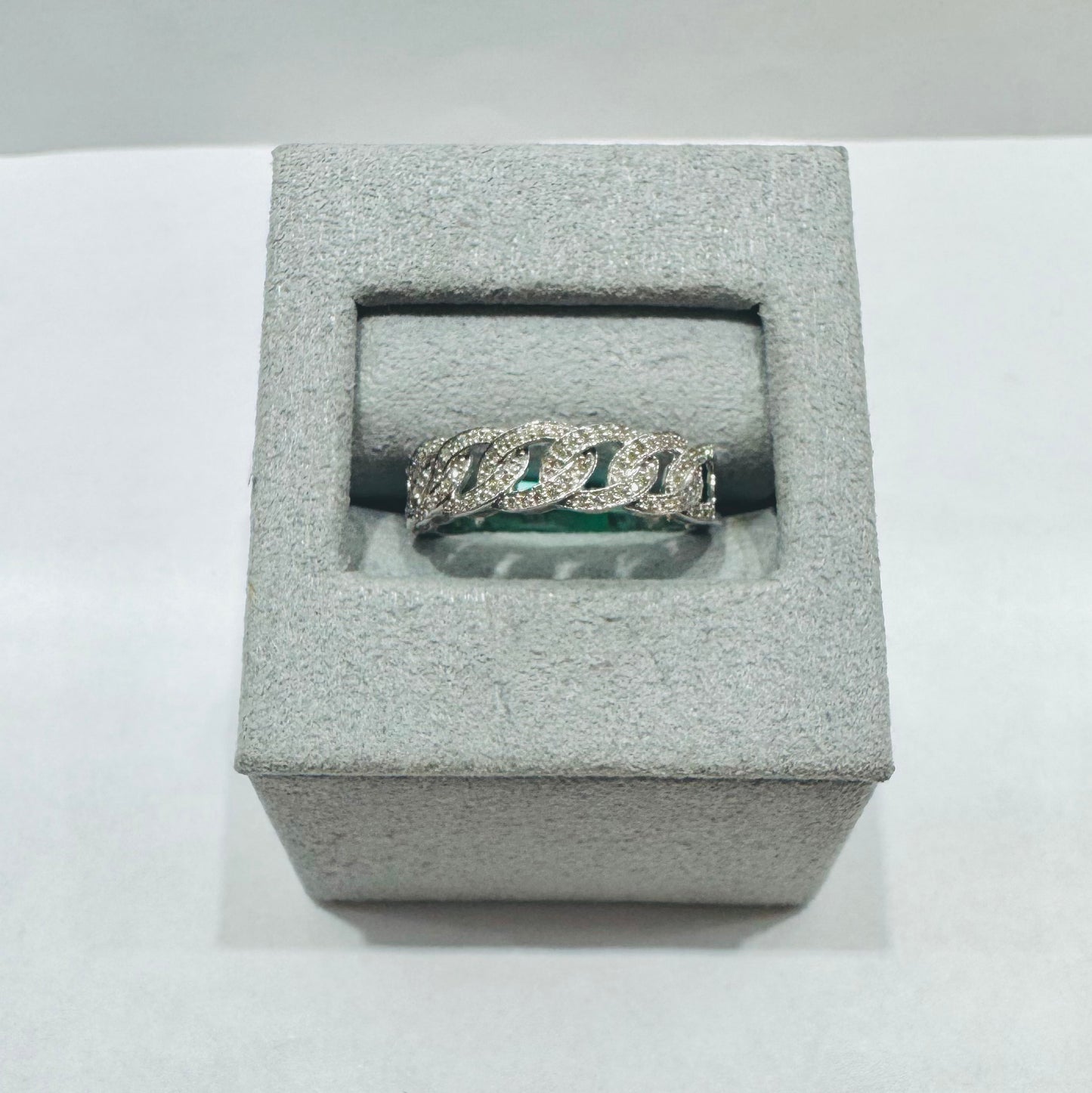 10K WHITE GOLD NATURAL DIAMOND WEDDING BAND, SIZE: 7