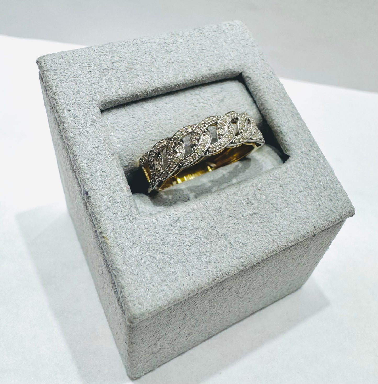 10K GOLD NATURAL DIAMOND WEDDING BAND, SIZE: 7