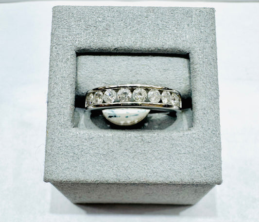 14K WHITE GOLD NATURAL DIAMOND WEDDING BAND, SIZE: 7