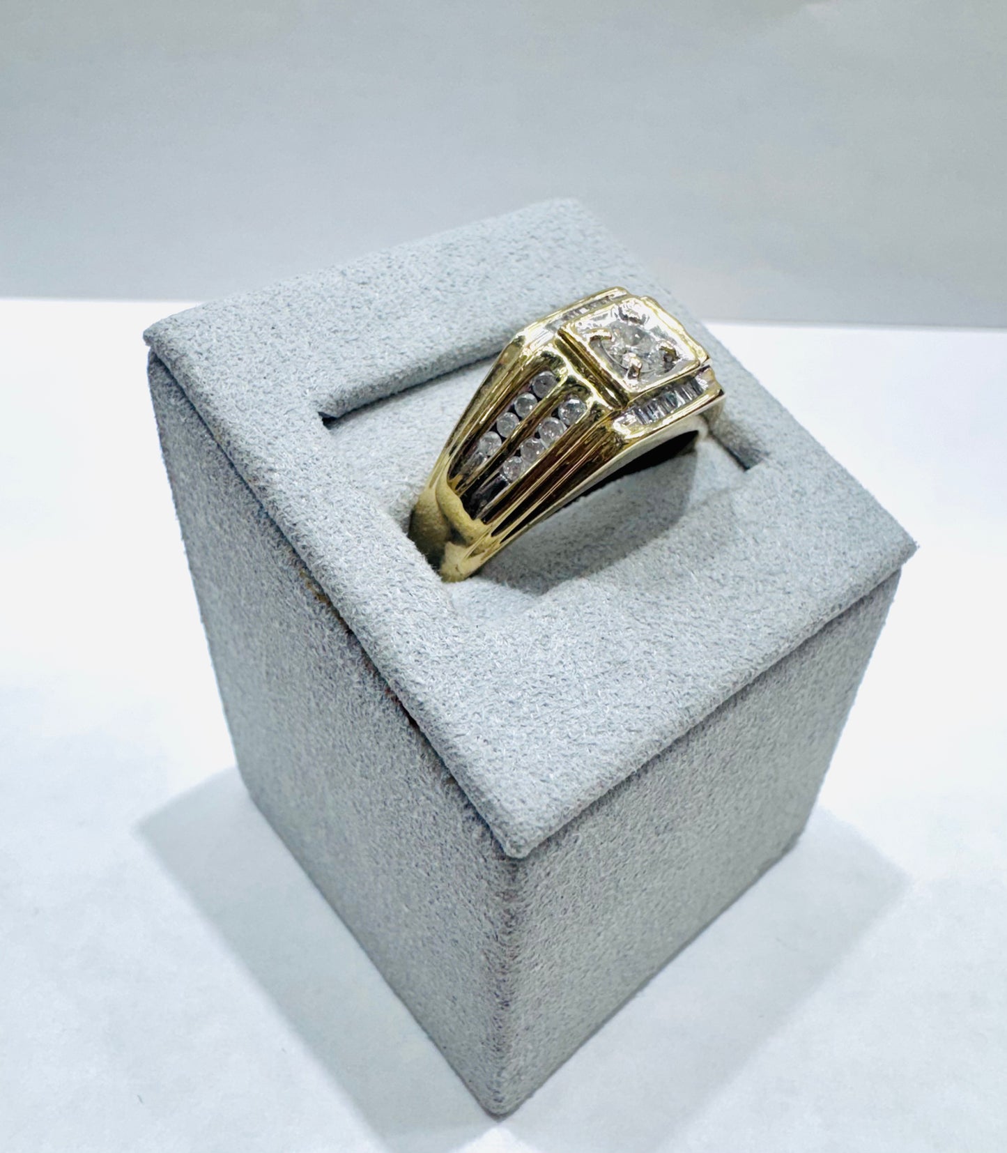 10K GOLD MEN’S NATURAL DIAMOND RING 0.50CT, SIZE: 11.5