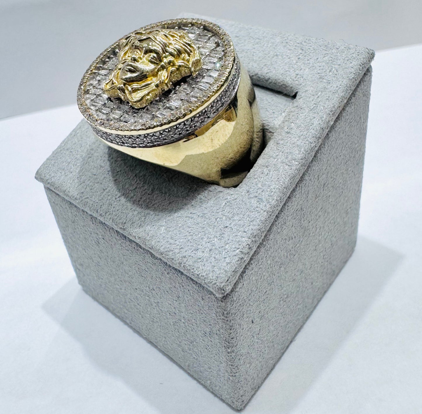 10K GOLD MEN’S NATURAL DIAMOND MEDUSA HEAD RING 1.40CTW, SIZE: 10