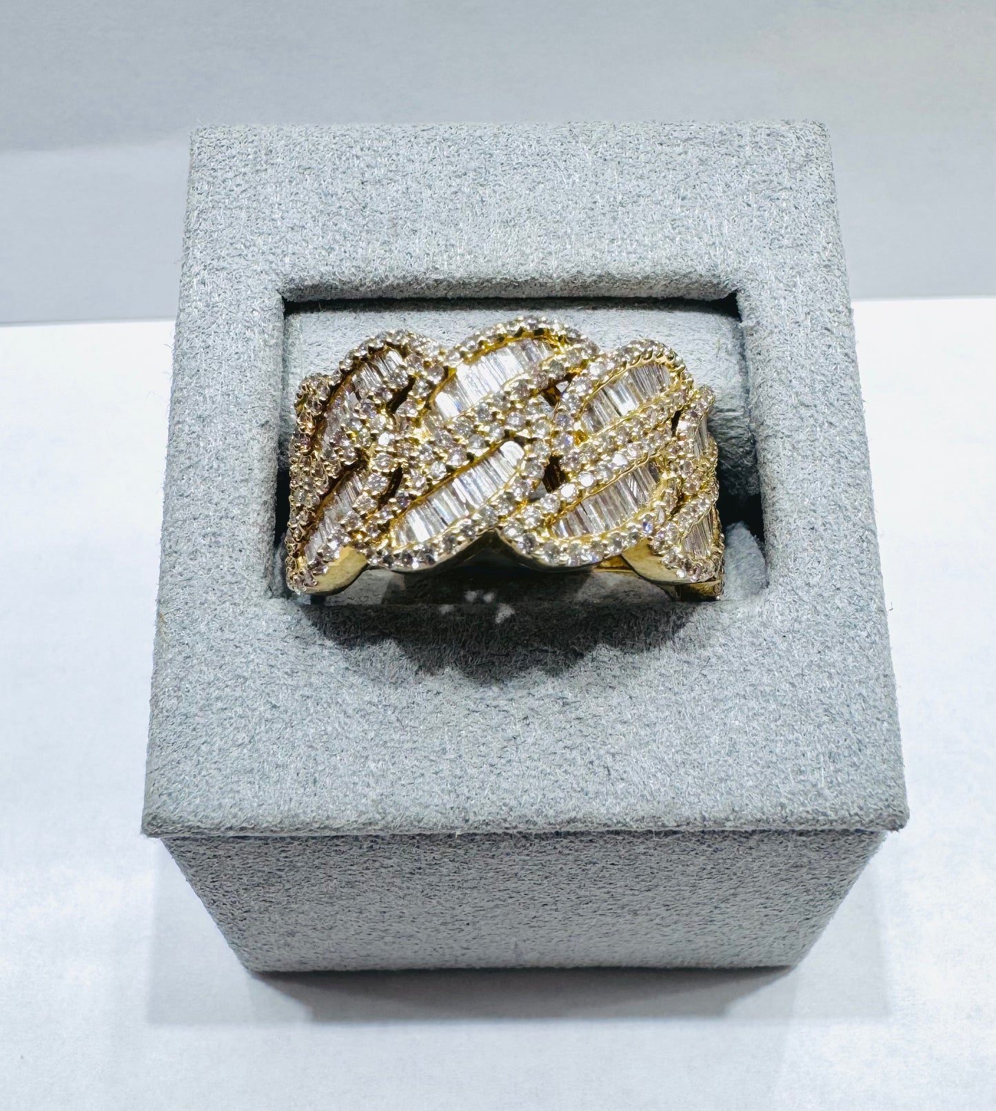 14K GOLD MEN’S NATURAL DIAMOND RING, SIZE: 9.5