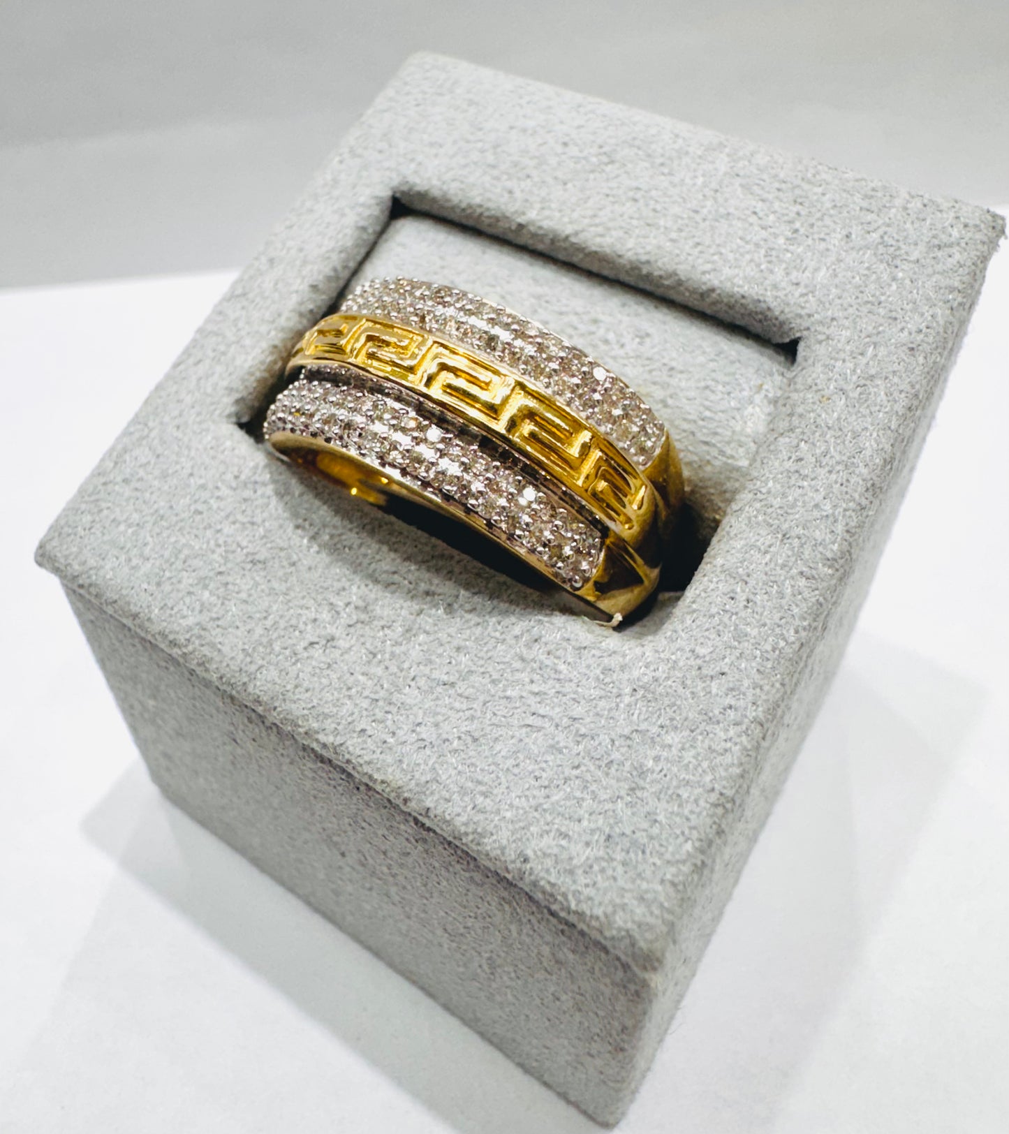10K GOLD MEN’S NATURAL DIAMOND VERSACE DESIGN RING 0.50CT, SIZE: 10