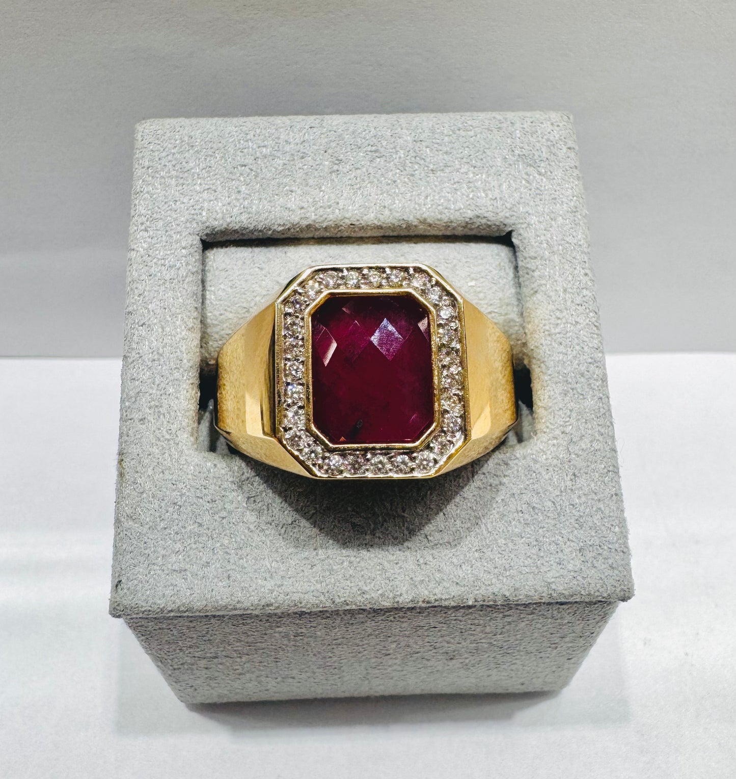14K GOLD MEN’S NATURAL DIAMONDS WITH RUBY STONE .25CT, SIZE: 11