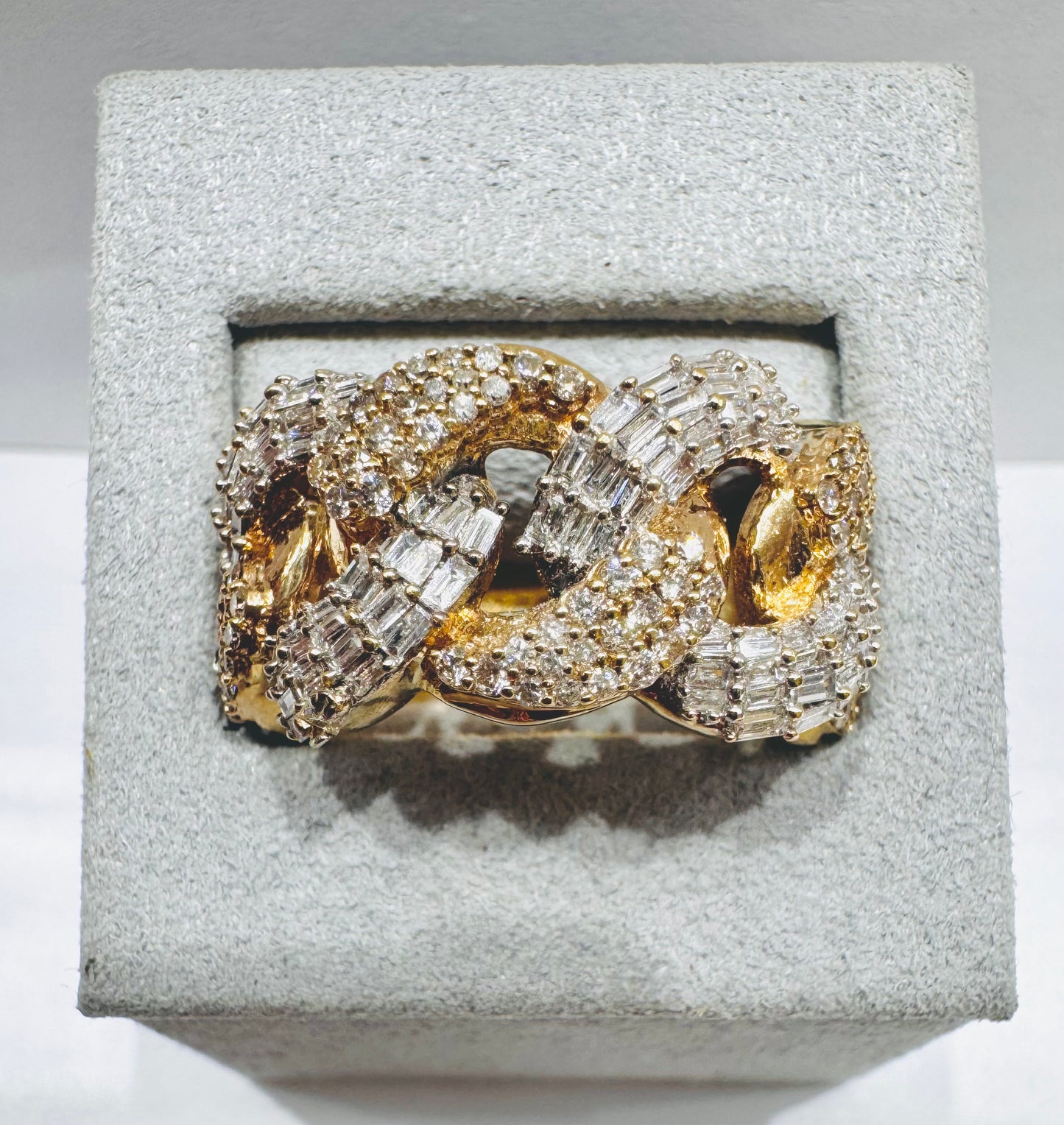 10K GOLD MEN’S NATURAL DIAMOND RING, SIZE: 10