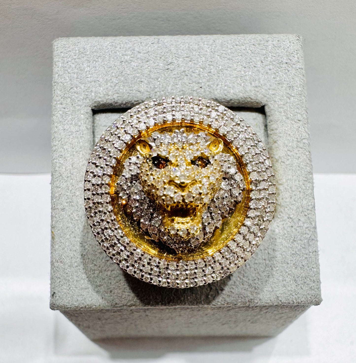 10K GOLD MEN’S NATURAL DIAMOND LION RING 1.10CT, SIZE: 10.5