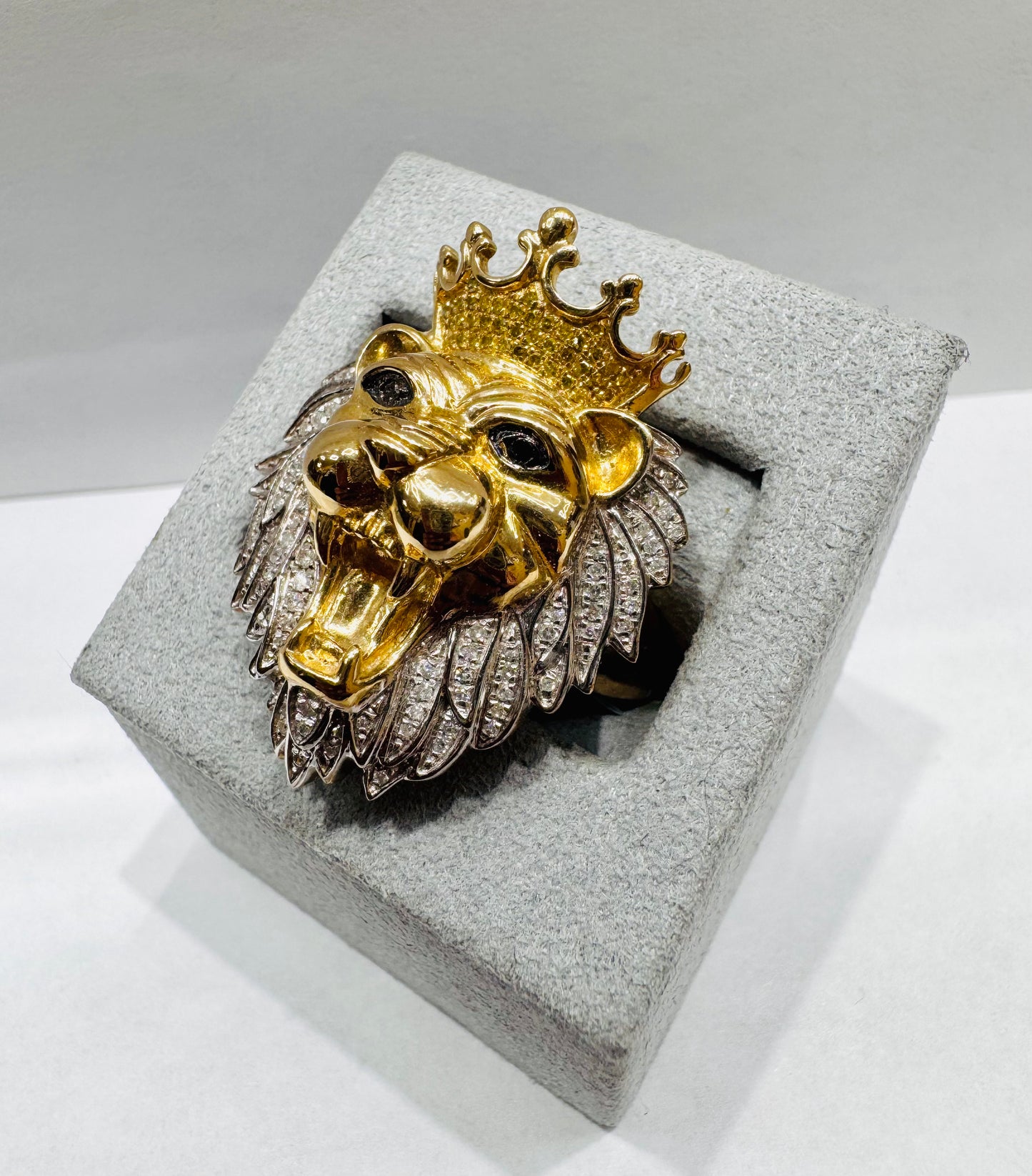 10K GOLD MEN’S NATURAL DIAMOND LION RING 0.40CT, SIZE: 10