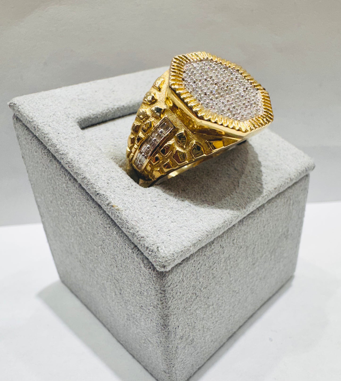 10K GOLD MEN’S NATURAL DIAMOND RING 0.64CT, SIZE: 10