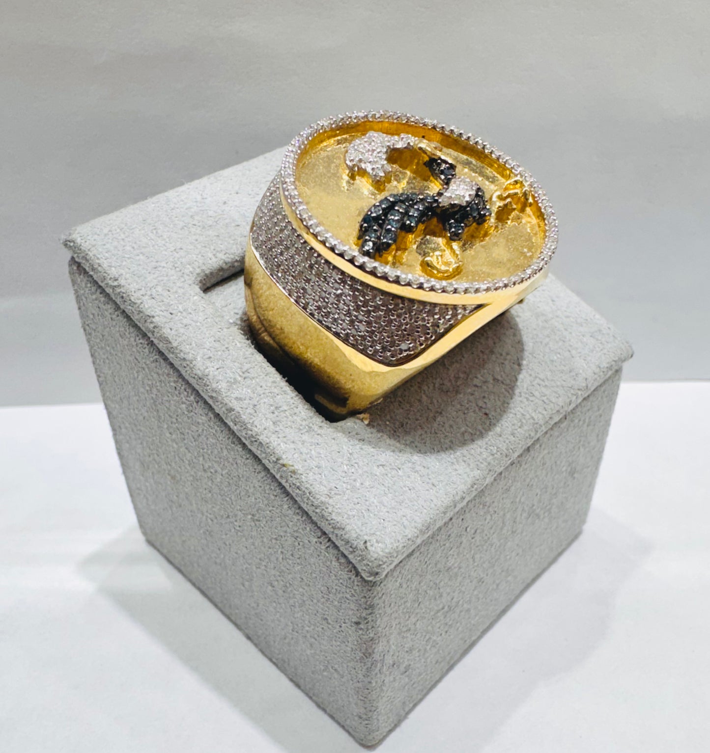 10K GOLD MEN’S NATURAL DIAMOND “ROAD RUNNER” RING 1.00CT, SIZE: 10.5
