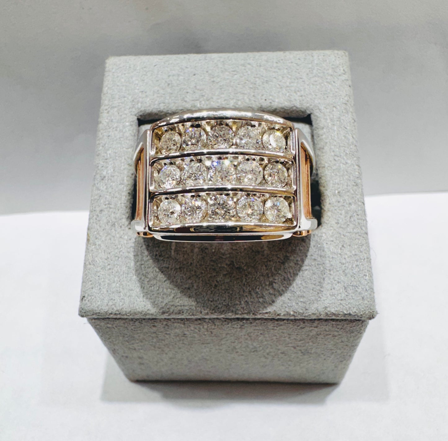 14K WHITE GOLD MEN’S NATURAL DIAMOND RING, SIZE: 10