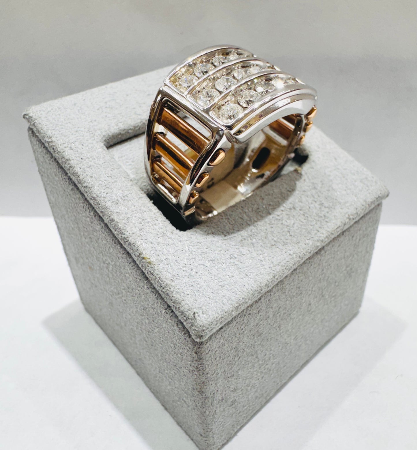 14K WHITE GOLD MEN’S NATURAL DIAMOND RING, SIZE: 10