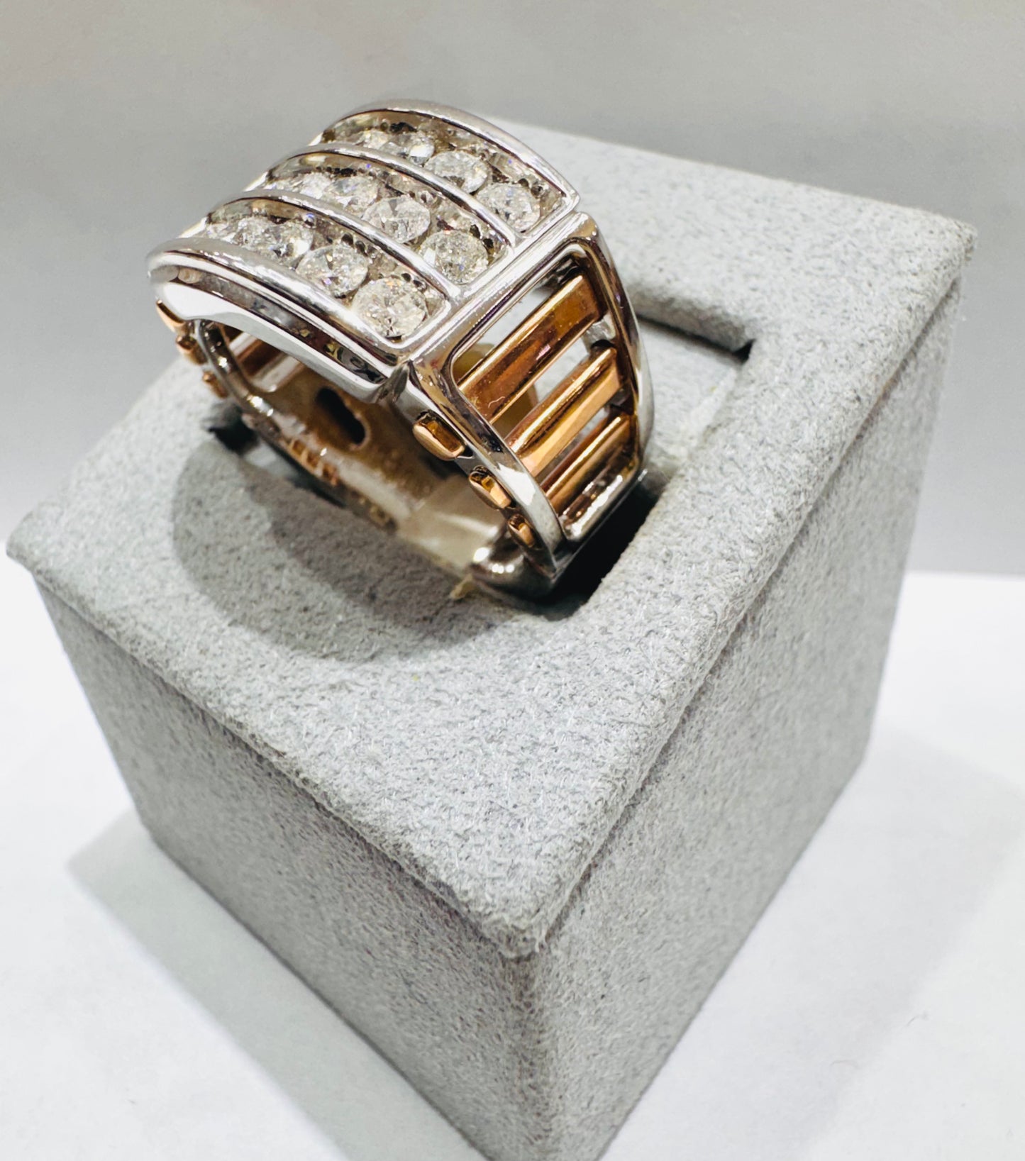 14K WHITE GOLD MEN’S NATURAL DIAMOND RING, SIZE: 10