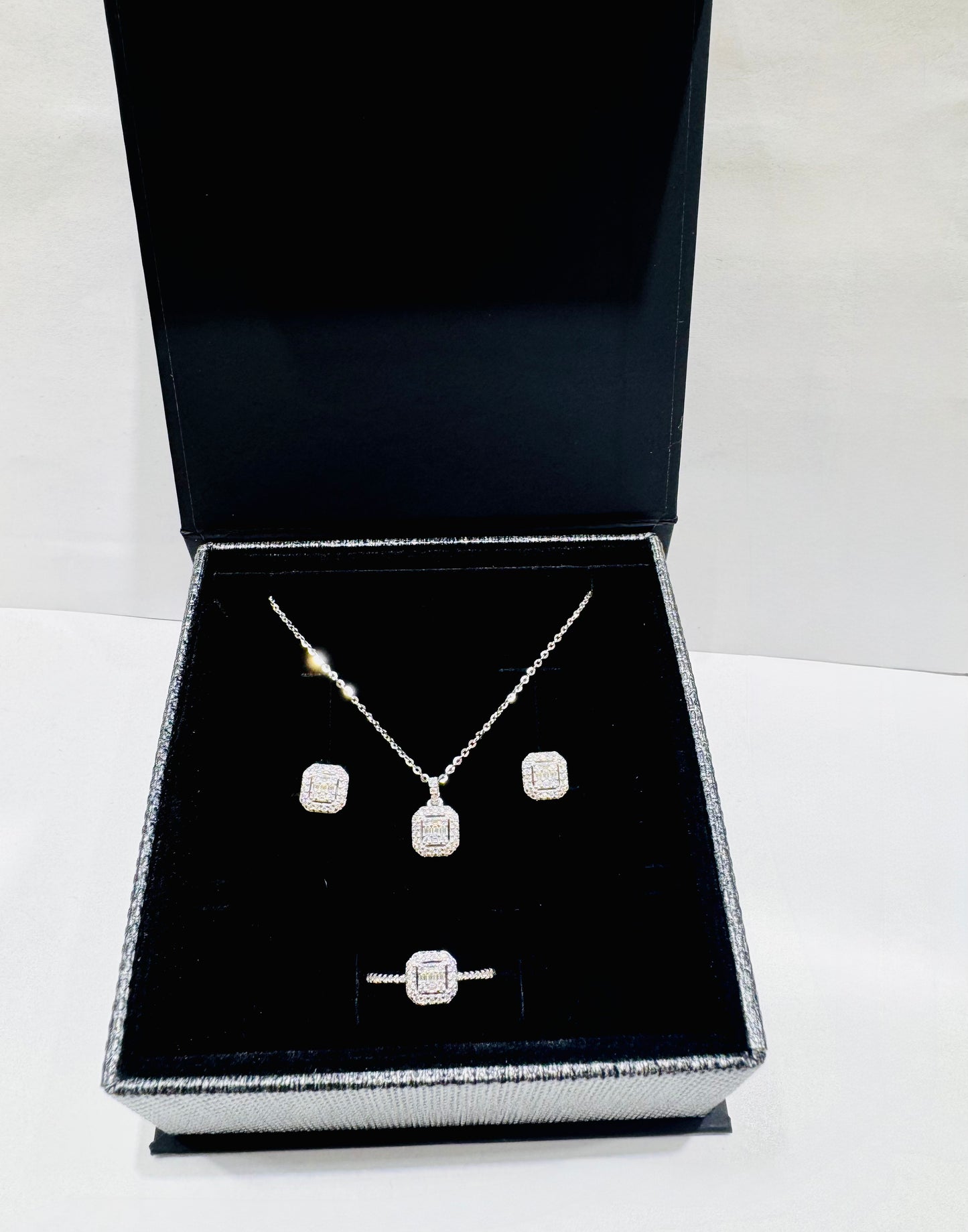 SILVER MOISSANITE BAGUETTE CUT CENTERS HALO FRAMES PENDANT SET 1.35CT, RING-SIZE: 7