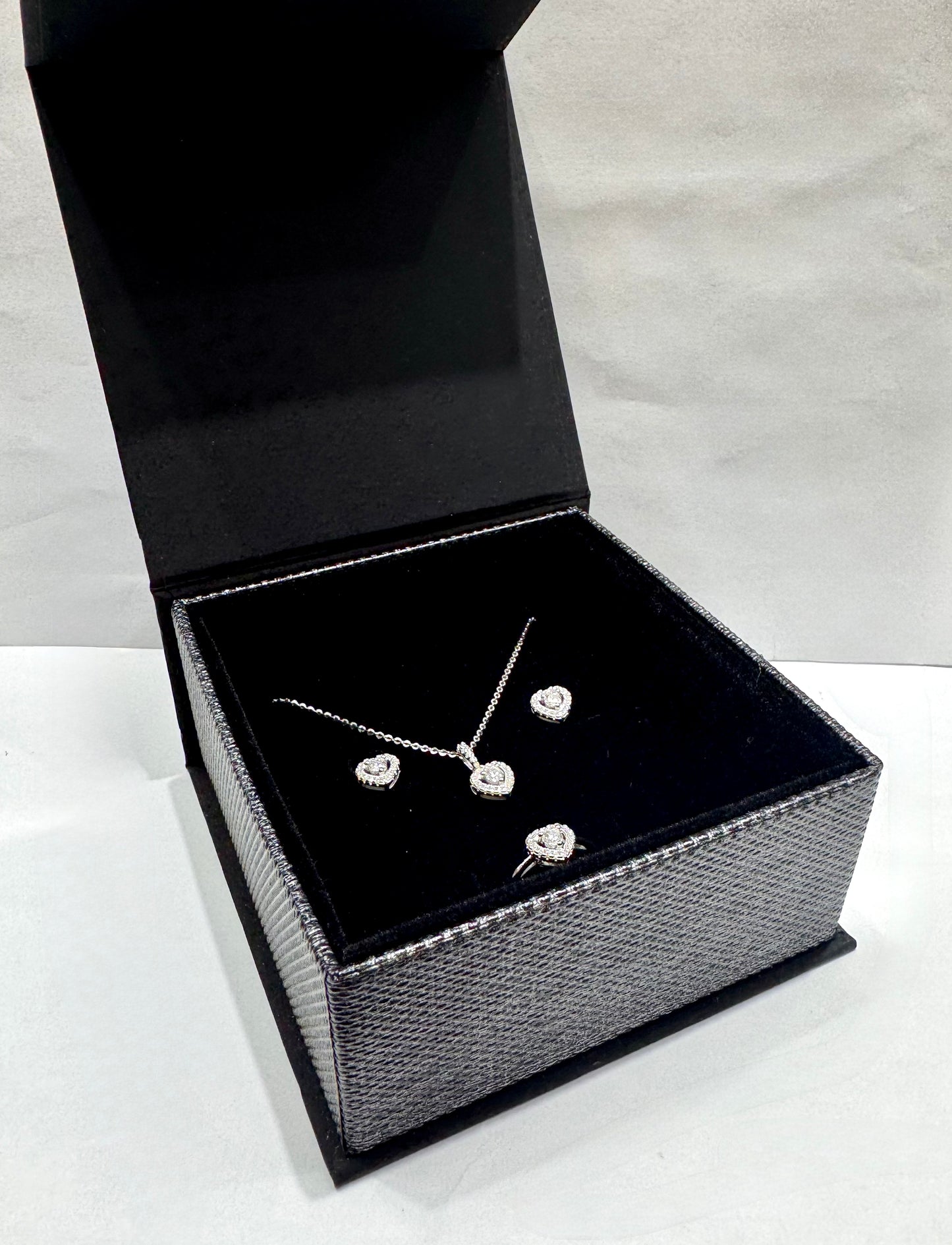 SILVER MOISSANITE HEART PENDANT SET 0.95CT RING-SIZE: 7