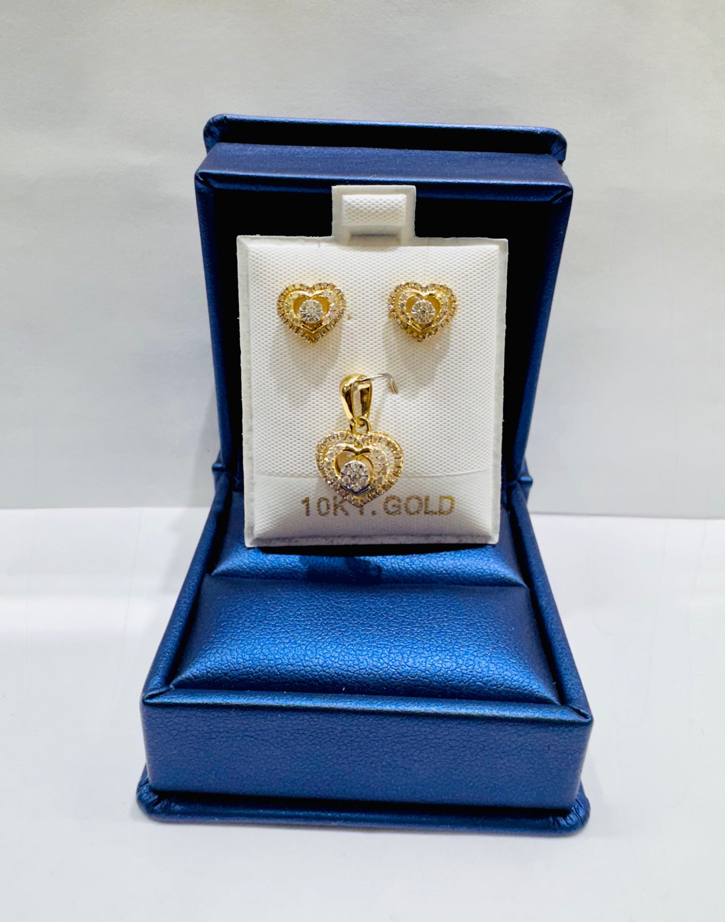10K GOLD NATURAL DIAMOND HEART PENDANT SET 0.43CT