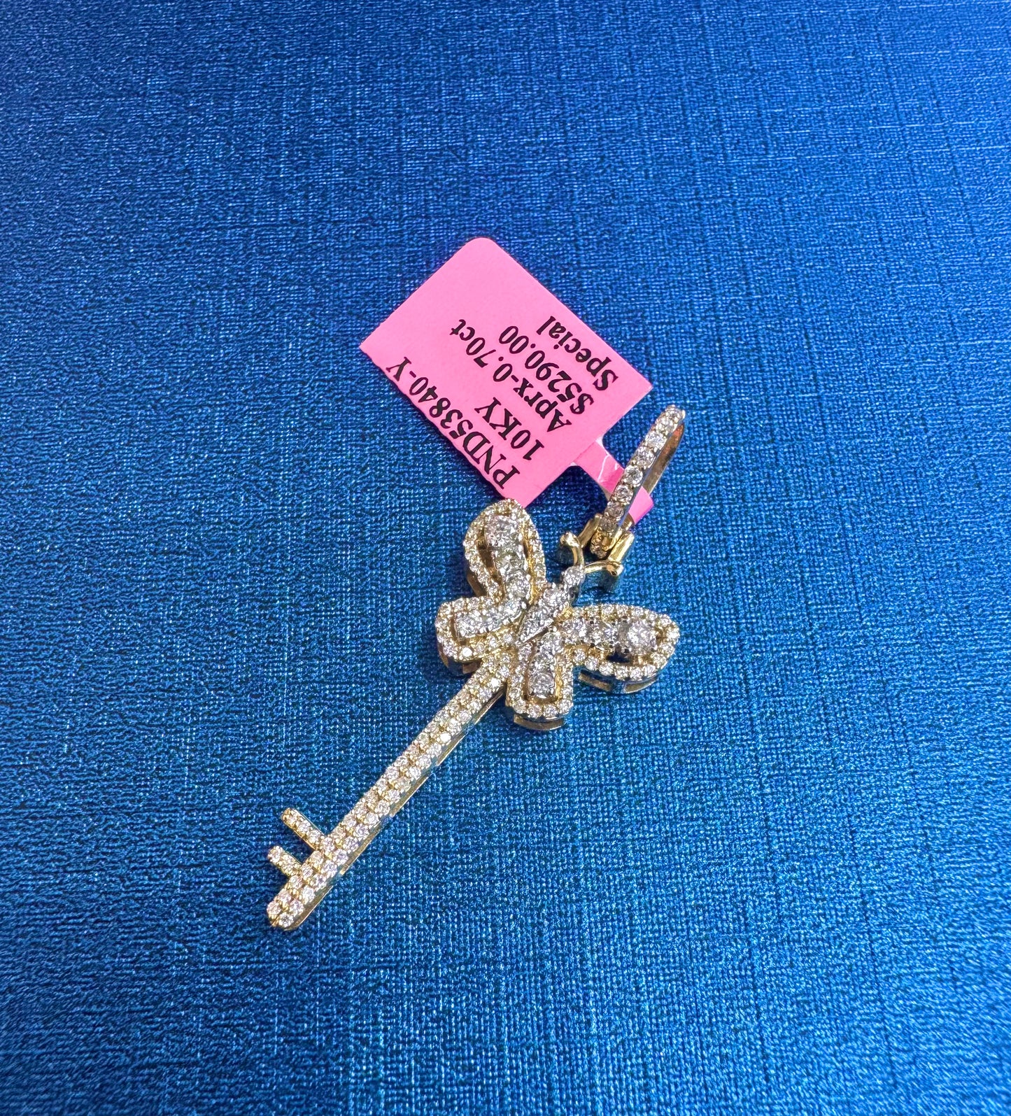 10K GOLD NATURAL DIAMOND BUTTERFLY KEY PENDANT 0.70CT