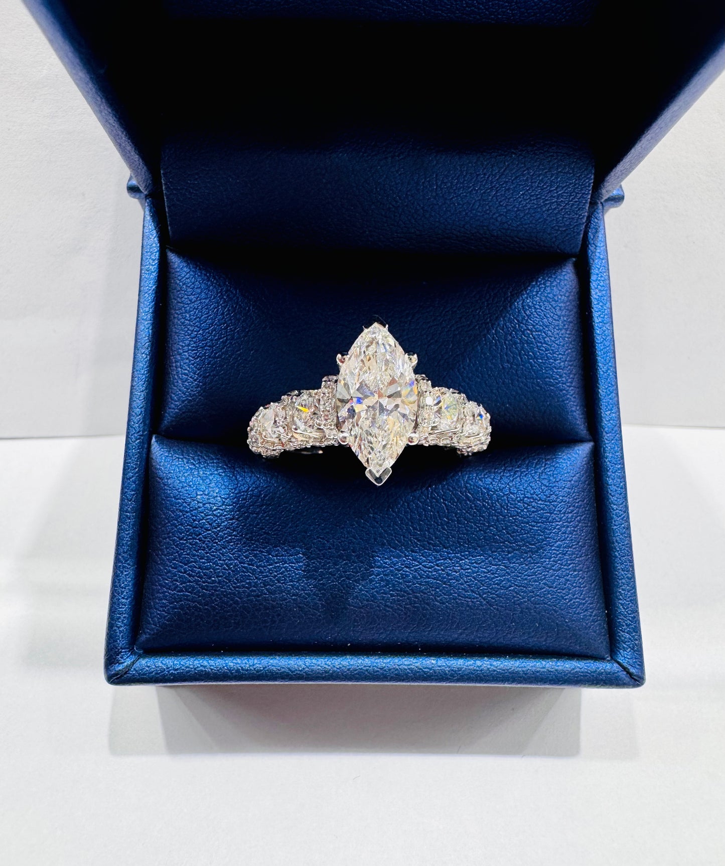 14K WHITE GOLD MARQUISE-CUT LAB GROWN ENGAGEMENT RING 3.25CT, SIZE: 7