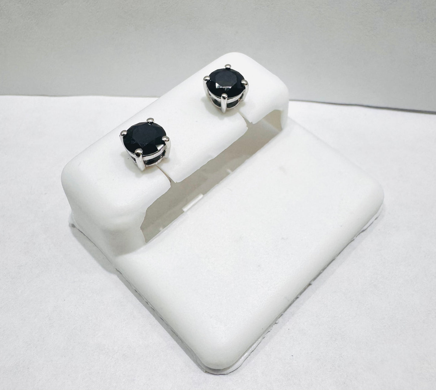SILVER BLACK STONE EARRINGS 1.50CT