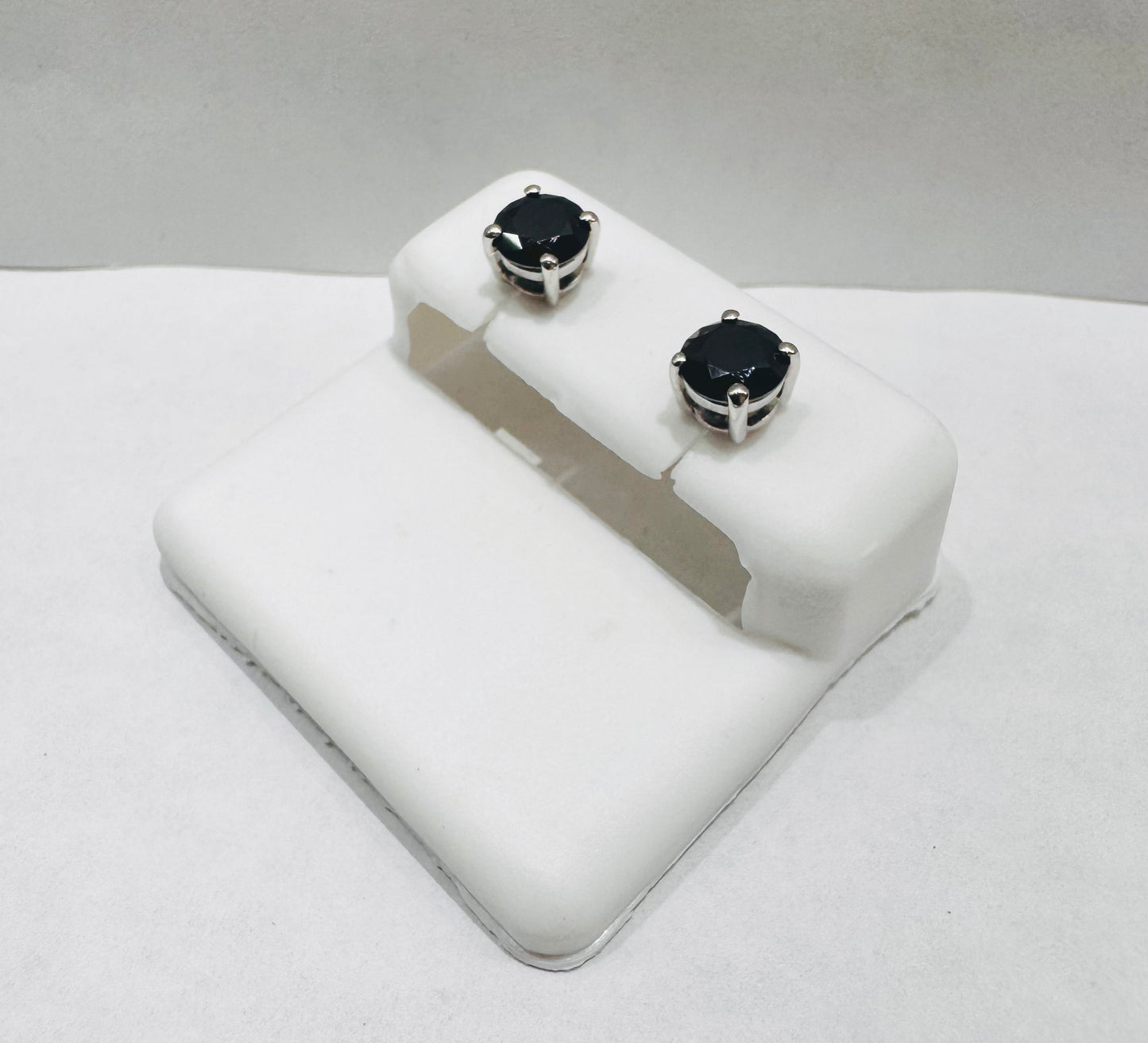 SILVER BLACK STONE EARRINGS 1.50CT
