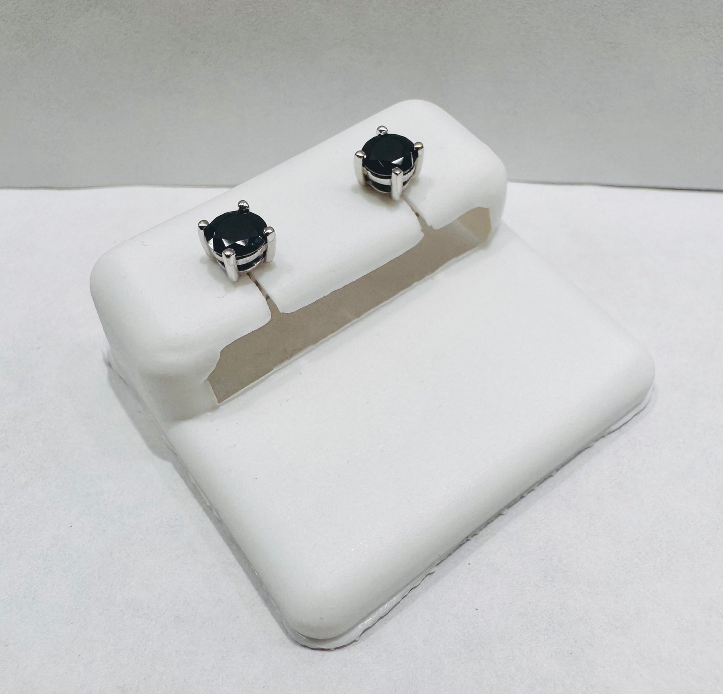 SILVER BLACK STONE EARRINGS 1.00CT