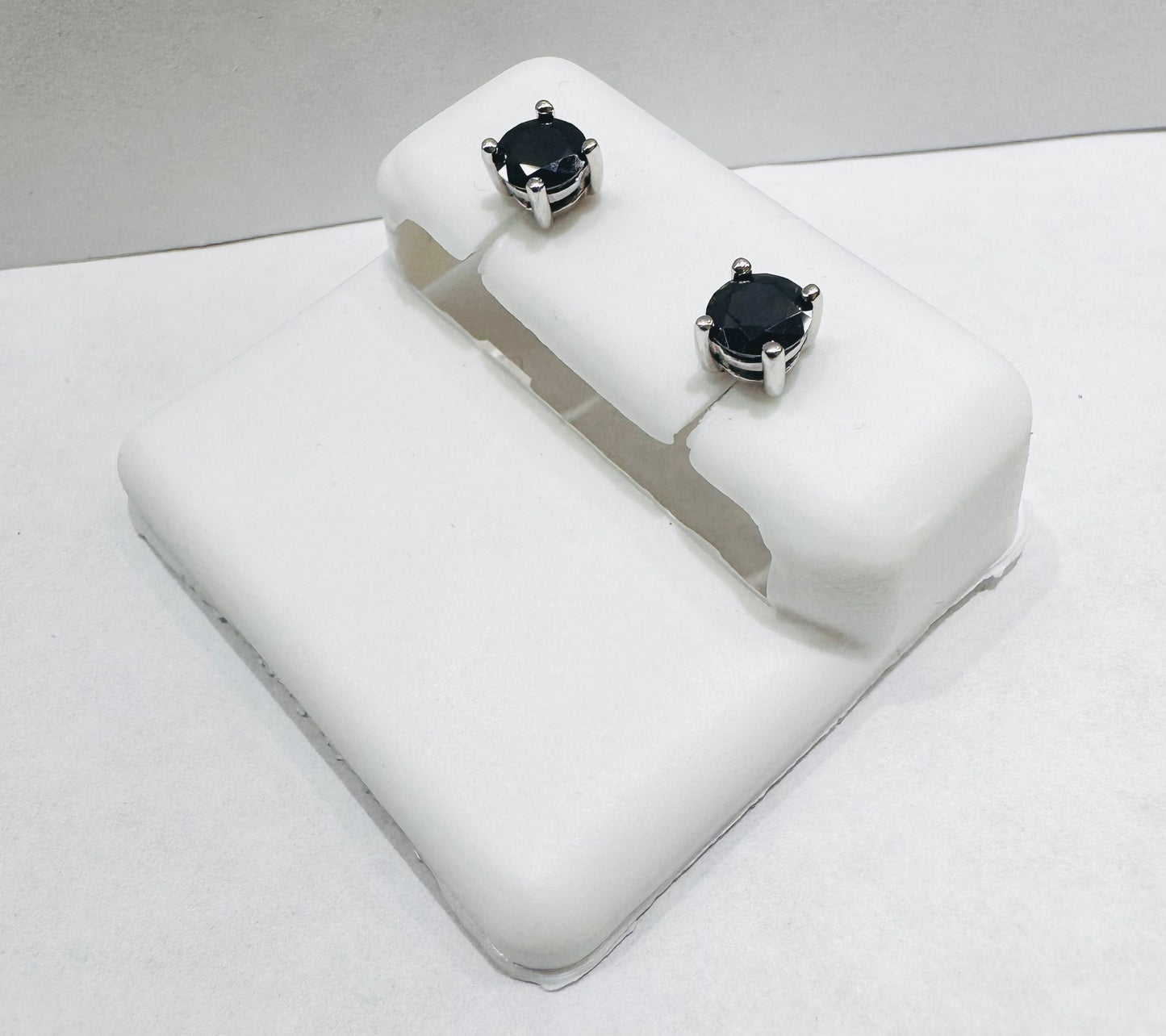 SILVER BLACK STONE EARRINGS 1.00CT