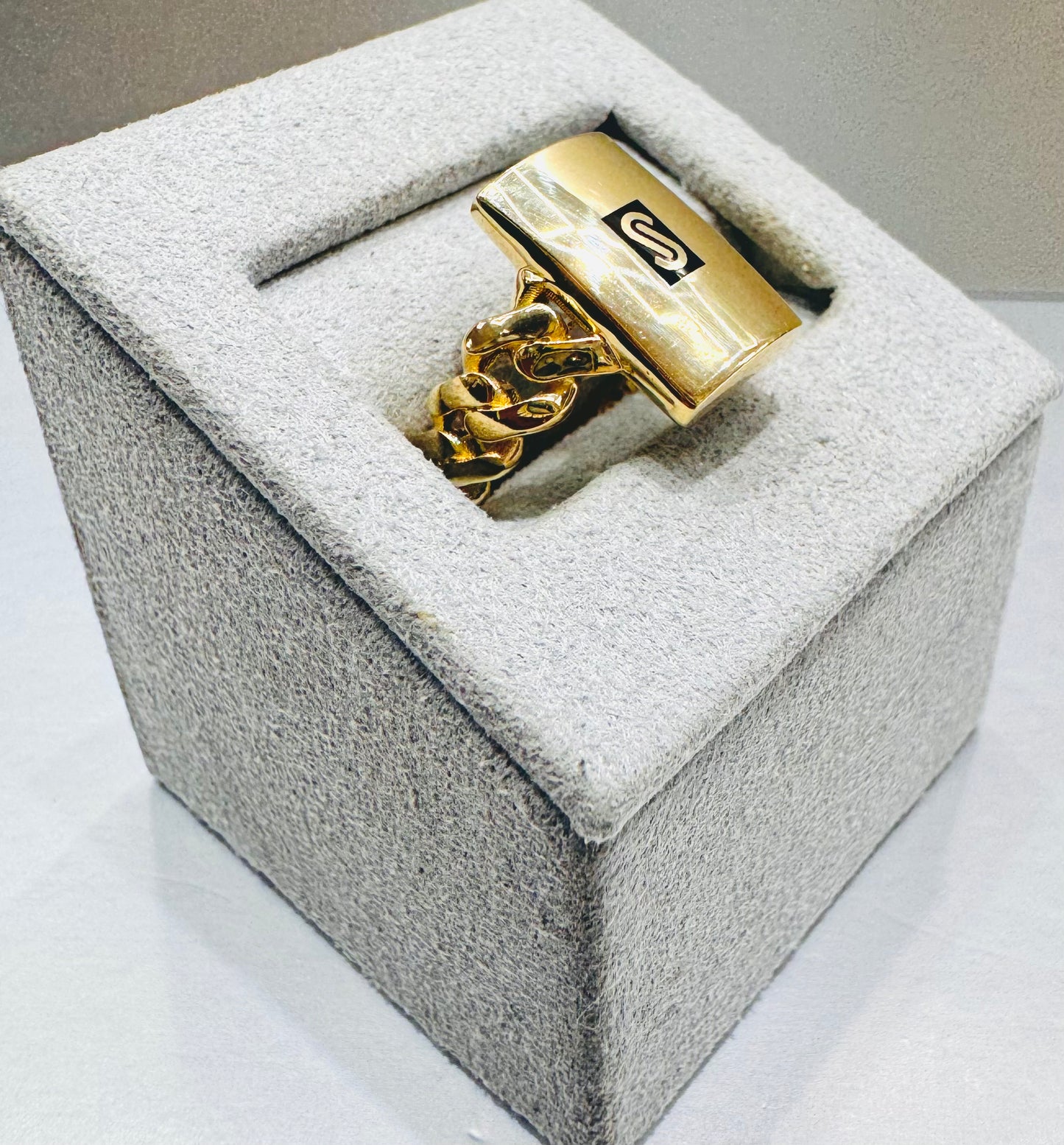 10K GOLD CLASSIC MONACO RING, WEIGHT: 2.5gm, SIZE: 8
