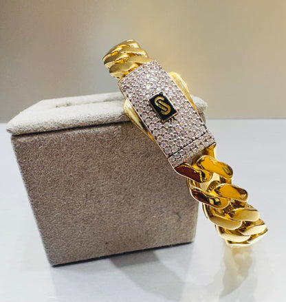 10K GOLD CLASSIC MONACO BANGLE BRACELET, WEIGHT: 13.3gm, WIDTH: 9mm