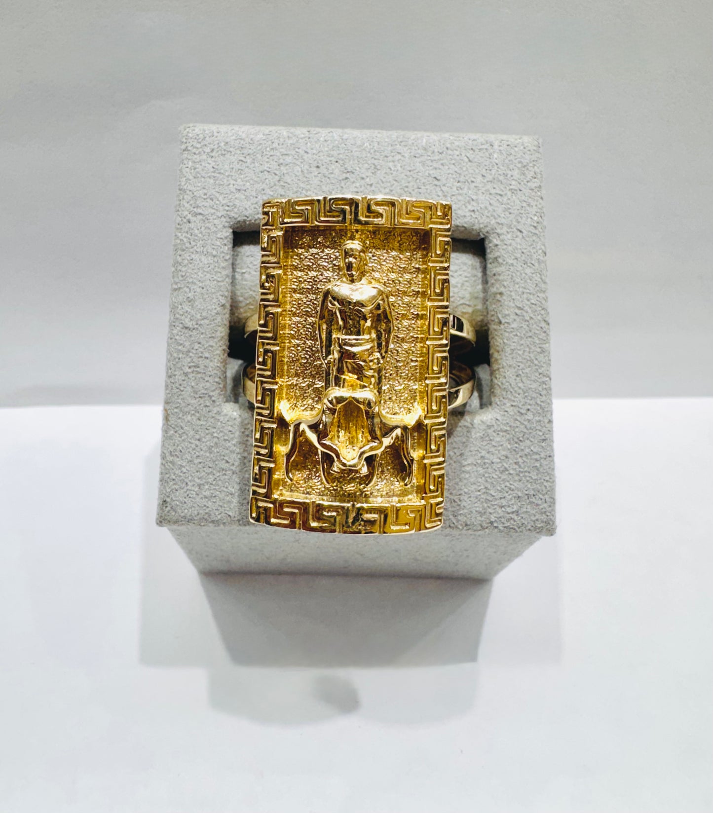 10K GOLD SAN LAZARO WITH VERSACE BORDER, WEIGHT: 9.2gm, SIZE: 11.5