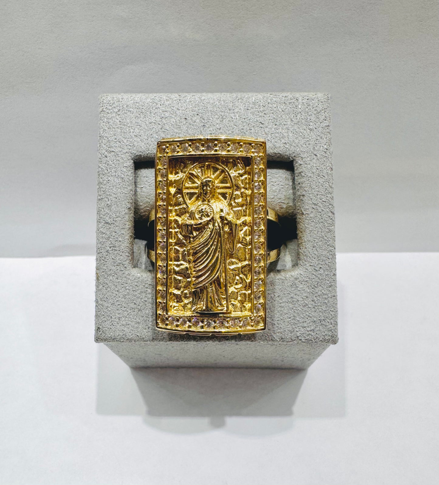 10K GOLD SAINT JUDE RING WITH CZ STONES, WEIGHT: 6.4gm, SIZE: 10