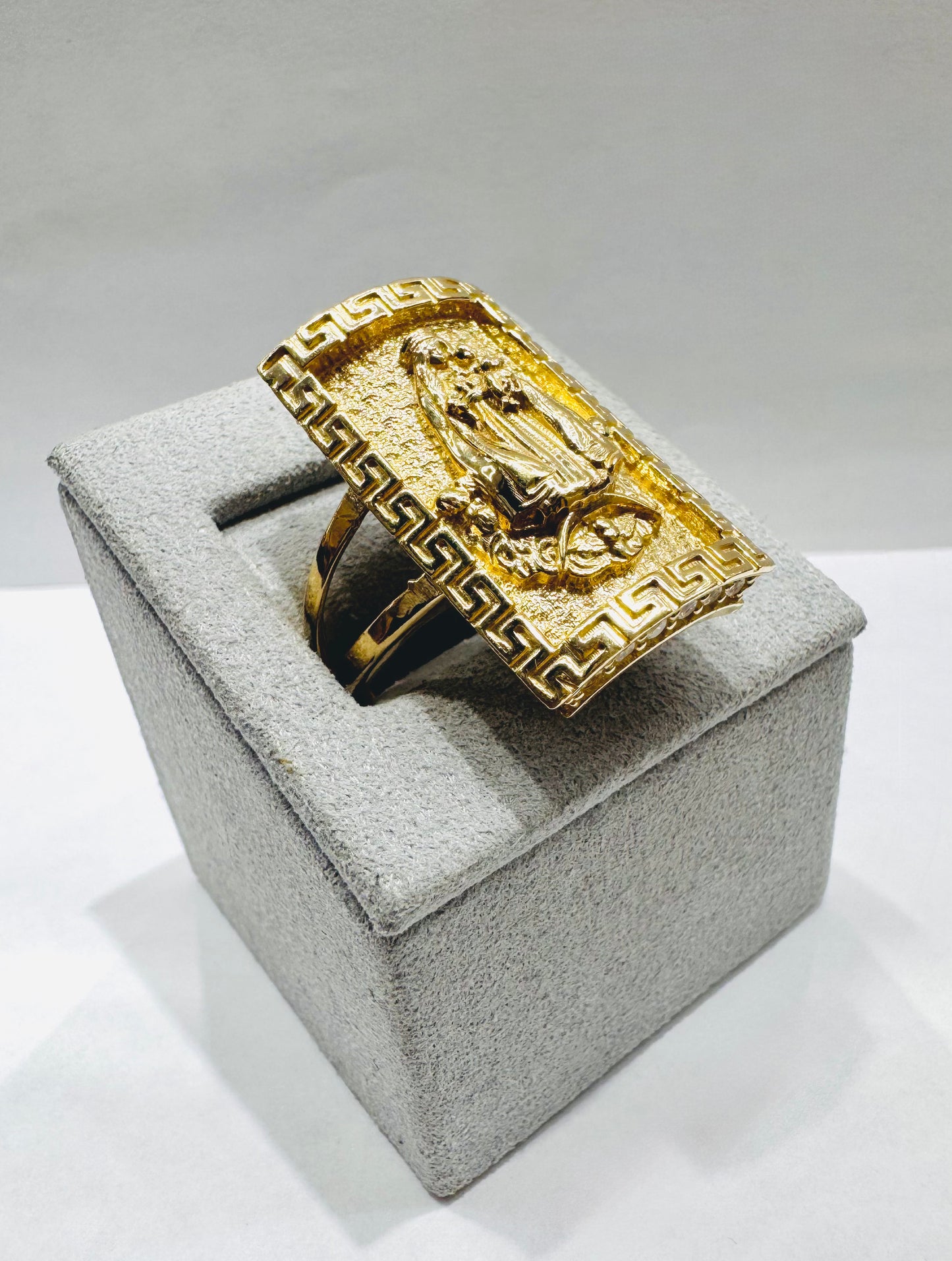 10K GOLD VIRGIN MARY RING WITH VERSACE BORDER, WEIGHT: 8.3gm, SIZE: 12.5