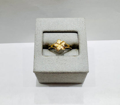10K GOLD HIBISCUS FLOWER RING, WEIGHT: 1.4gm, SIZE: 6.5