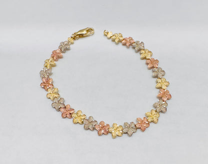 10K GOLD THREE TONE HIBISCUS FLOWER BRACELET 7”, WEIGHT: 6.2gm