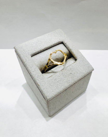 10K GOLD SMALL HEART RING, WEIGHT: 1.1gm, SIZE: 9