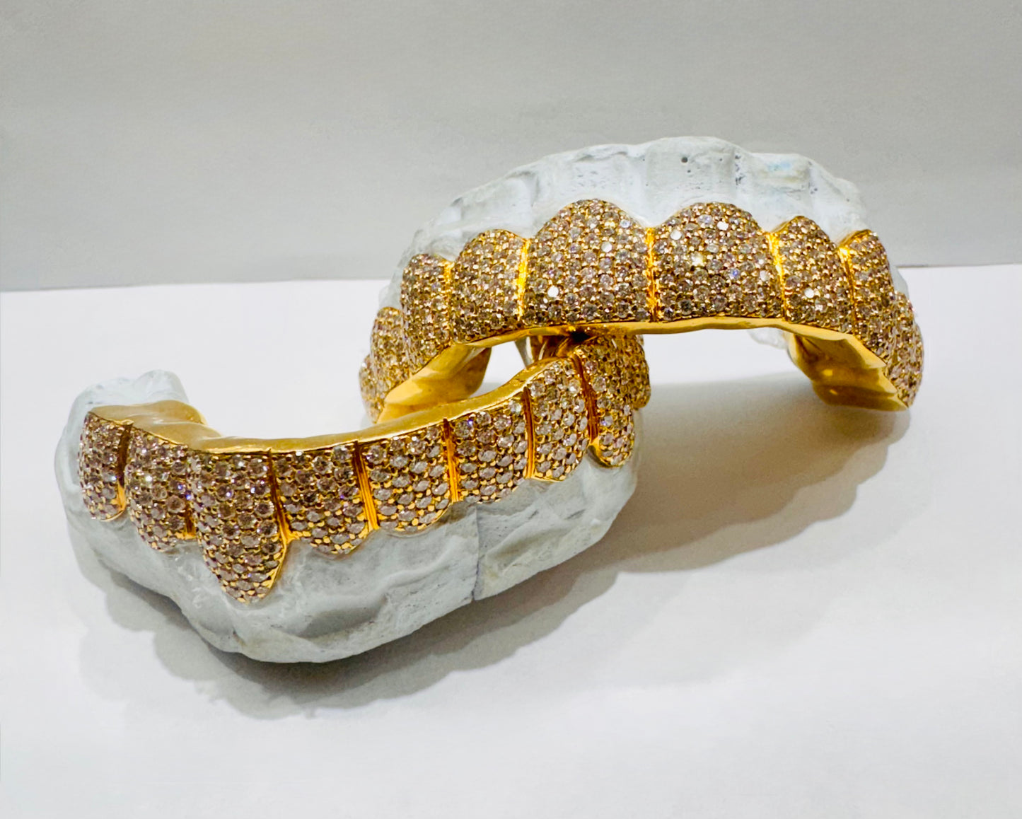 10K GOLD MOISSANITE GRILL (6 TOP & 6 BOTTOM : $3049) -( AVAILABLE IN 6PC, 8PC, 10PC)