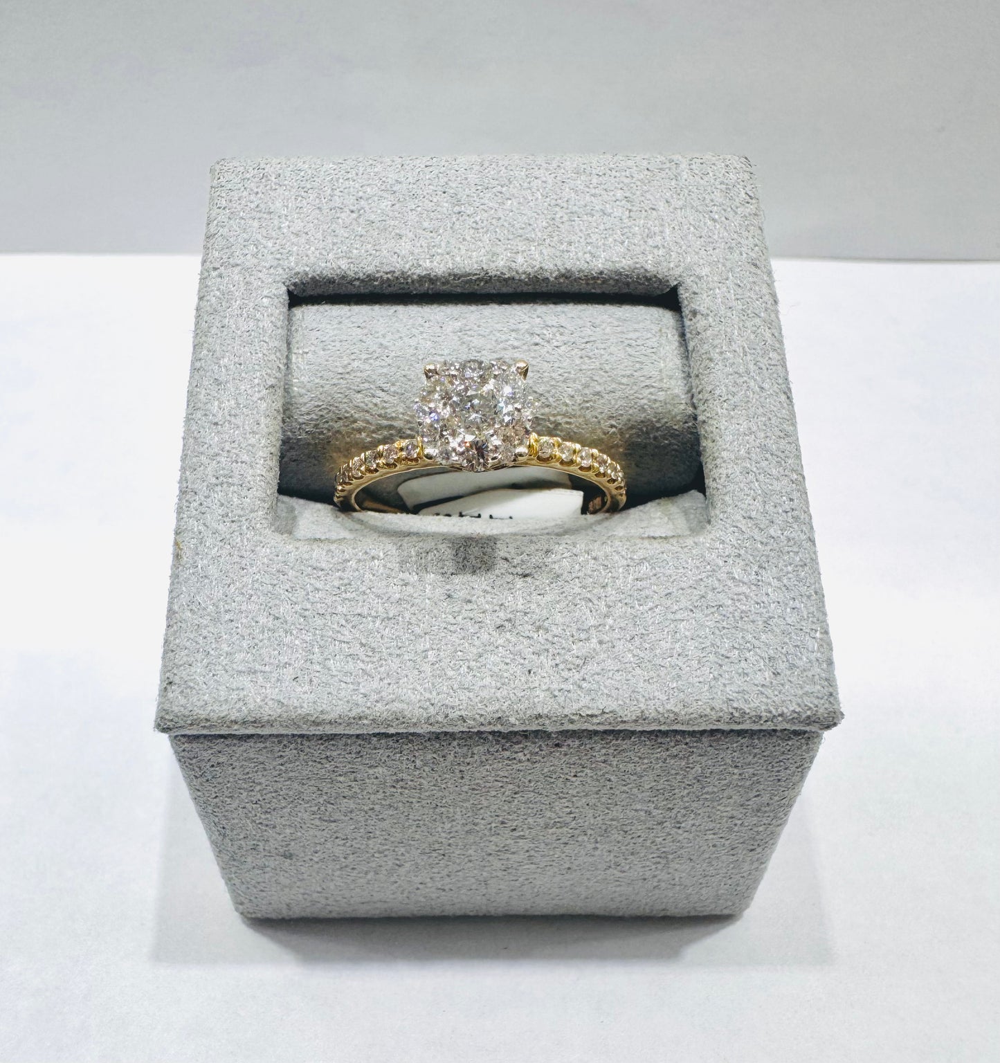 14K GOLD NATURAL DIAMOND RING 0.57CTW, SIZE: 6.5
