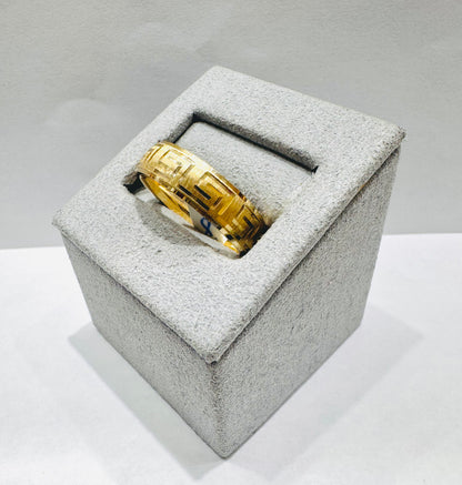 10K GOLD VERSACE BORDER DESIGN WEDDING BAND, WEIGHT: 3.4gm, SIZE: 8, WIDTH: 5.7mm