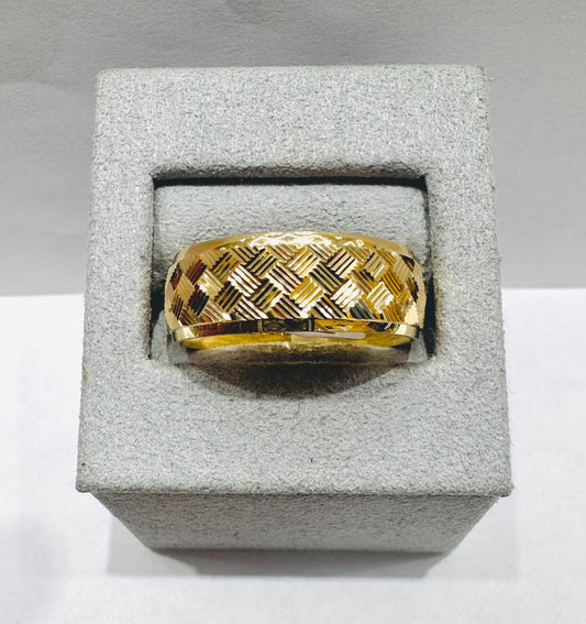 10K GOLD WEDDING BAND, WEIGHT: 4.3gm, SIZE: 11, WIDTH: 7.8mm