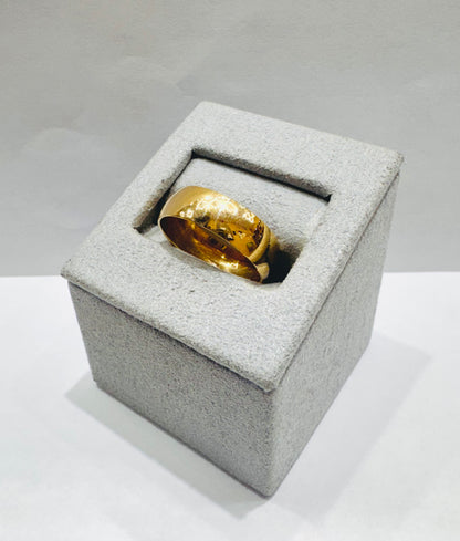 14K GOLD WEDDING BAND, WEIGHT: 2gm, SIZE: 8.5, WIDTH: 5.6mm