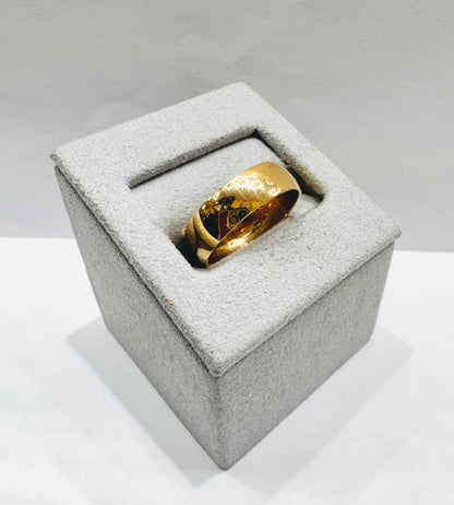 14K GOLD WEDDING BAND, WEIGHT: 2gm, SIZE: 8.5, WIDTH: 5.6mm