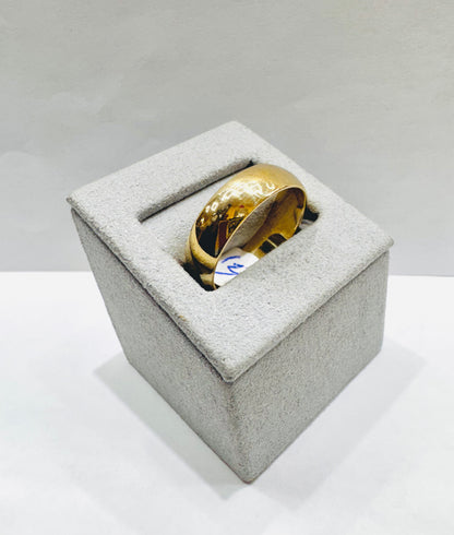 10K GOLD WEDDING BAND, WEIGHT: 6.3gm, SIZE: 13, WIDTH: 6.7mm
