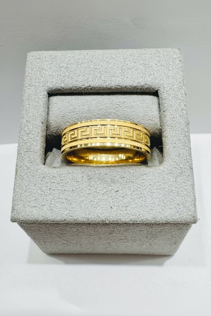10K GOLD WEDDING BAND, WEIGHT: 3.2gm, SIZE: 7, WIDTH: 5.6mm