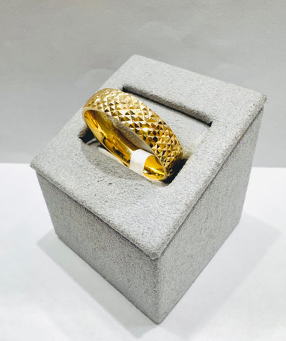 10K GOLD WEDDING BAND, WEIGHT: 2.9gm, SIZE: 8, WIDTH: 6mm